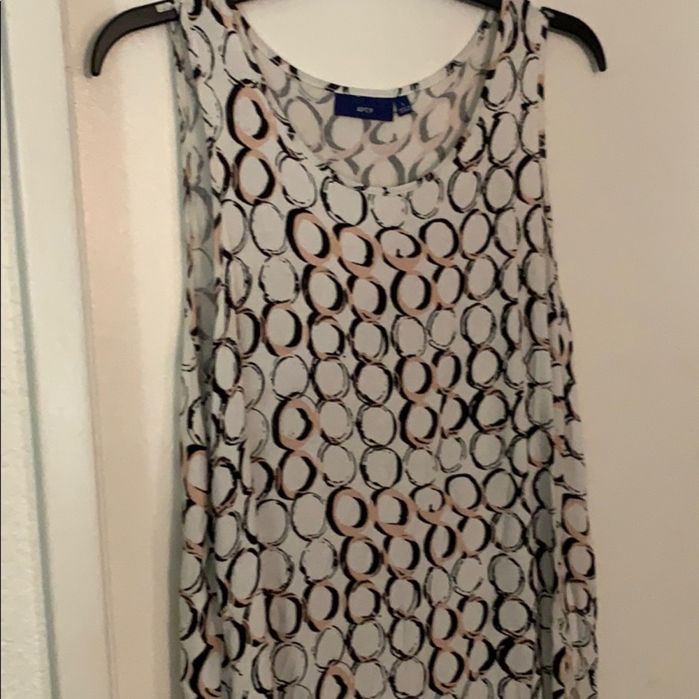 Apt 9 abstract tank